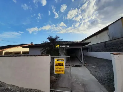 Casa com 3 Quartos para alugar, 80m² no Guanabara, Joinville