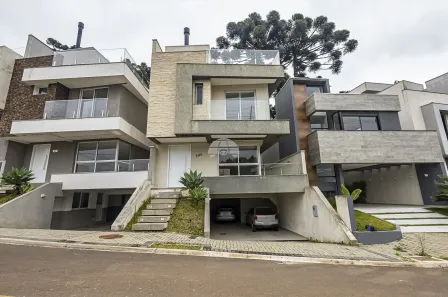 Casa com 3 Quartos à venda, 212m² no Santa Cândida, Curitiba