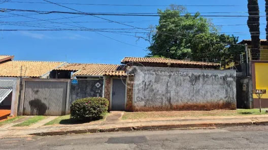 Casa com 3 Quartos à venda, 90m² no Carandá Bosque, Campo Grande
