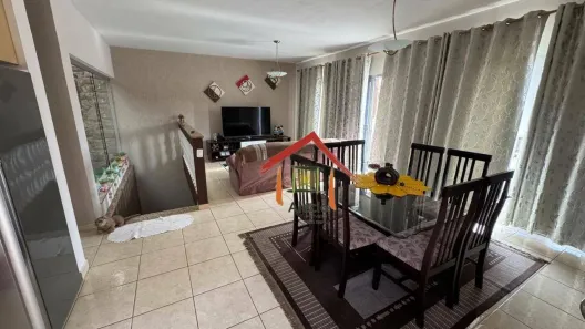 Casa com 3 Quartos para alugar, 184m² no Jardim São Vicente, Jundiaí