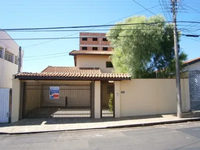 Casa com 3 Quartos à venda, 256m² no Jardim Brasil, São Carlos