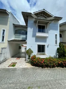 Casa de Condomínio com 3 Quartos à venda, 107m² no Vila União, Fortaleza