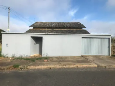 Casa com 3 Quartos para alugar, 130m² no Do Turista 2ª Etapa, Caldas Novas