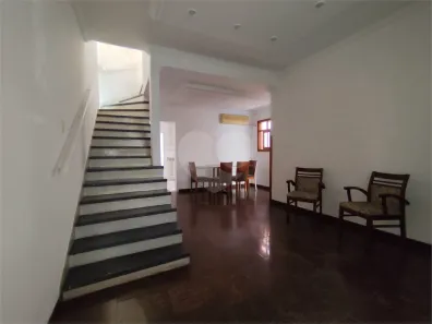 Casa com 2 Quartos à venda, 120m² no Embaré, Santos