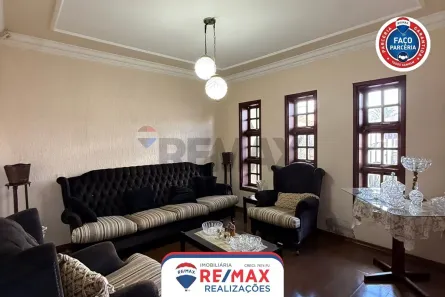 Casa com 4 Quartos à venda, 324m² no Guanabara, Patos de Minas