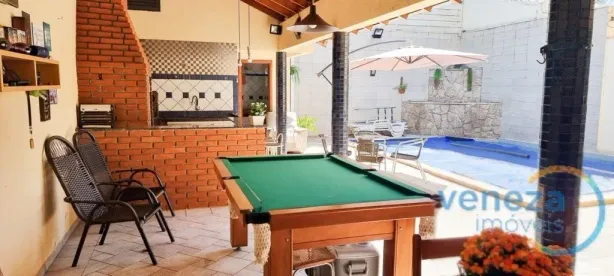 Casa com 4 Quartos à venda, 298m² no Vila Fujita, Londrina