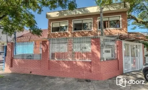 Prédio Comercial com 10 Quartos à venda, 343m² no Passo da Areia, Porto Alegre