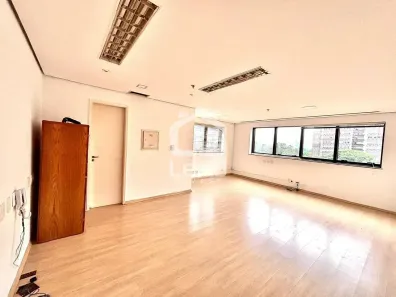Sala Comercial para venda ou aluguel, 35m² no Vila Olímpia, São Paulo