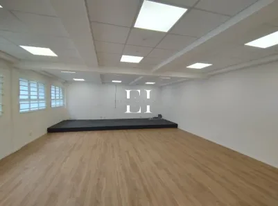 Casa com 1 Quarto para alugar, 216m² no Santo Amaro, São Paulo