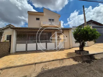Casa com 3 Quartos à venda, 140m² no Centro, Marília