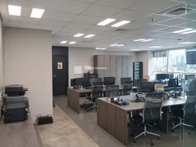 Sala Comercial para alugar, 200m² no Jardim das Acácias, São Paulo