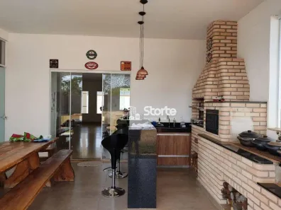Fazenda/Sítio com 3 Quartos à venda, 290m² no Valparaíso, Uberlândia