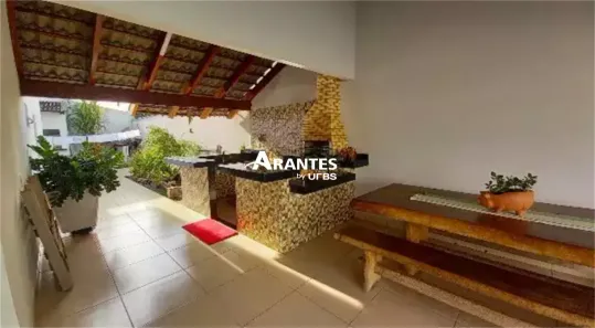 Casa com 3 Quartos à venda, 215m² no Granada, Uberlândia