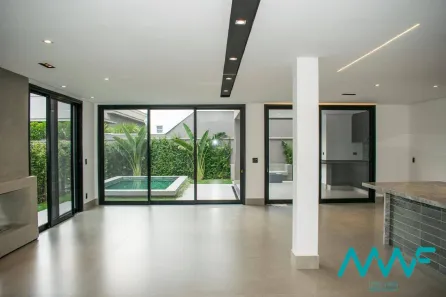 Casa de Condomínio com 4 Quartos à venda, 345m² no Alphaville, Santana de Parnaíba