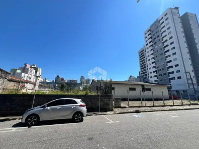 Lote/Terreno à venda, 856m² no Roçado, São José