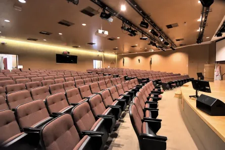 Prédio Comercial para alugar, 4504m² no Luz, São Paulo