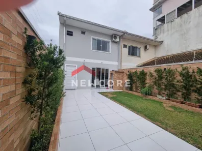 Sobrado com 3 Quartos à venda, 150m² no Centro, Camboriú