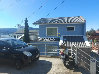 Casa com 4 Quartos à venda, 180m² no Agronômica, Florianópolis