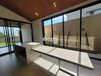 Casa de Condomínio com 3 Quartos à venda, 210m² no Morada da Colina, Uberlândia