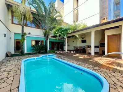 Casa com 4 Quartos à venda, 270m² no Aero Clube, Volta Redonda