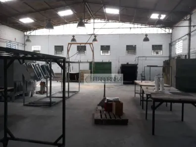 Galpão/Depósito/Armazém para venda ou aluguel, 1000m² no Chácaras Reunidas, São José dos Campos
