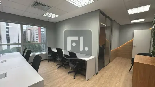 Sala Comercial à venda, 131m² no Cidade Monções, São Paulo