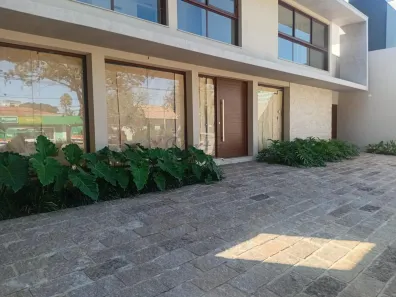Prédio Comercial com 12 Quartos para alugar, 520m² no Nova Campinas, Campinas
