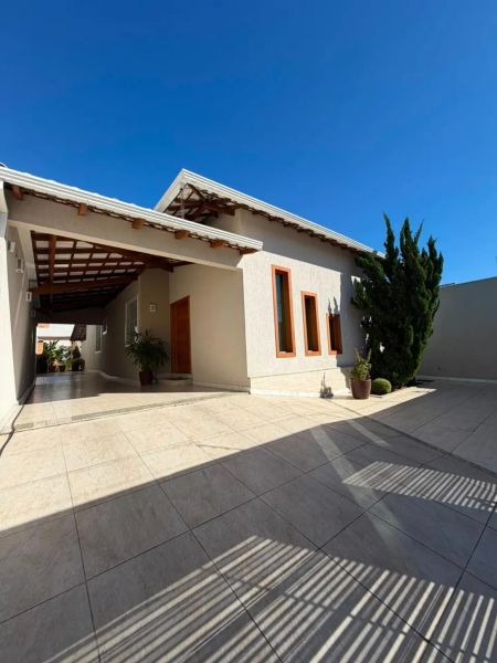 Casa com 4 quartos — Itapoã, Belo Horizonte