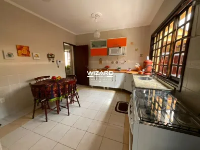 Casa com 3 Quartos à venda, 250m² no Jardim São Dimas, Amparo