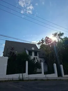Casa com 3 Quartos para alugar, 232m² no Vila Gardênia, Atibaia