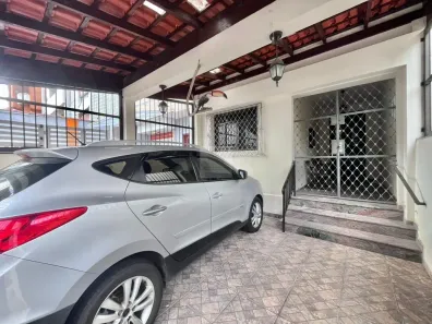 Imóvel Comercial com 3 Quartos para alugar, 200m² no Gonzaga, Santos