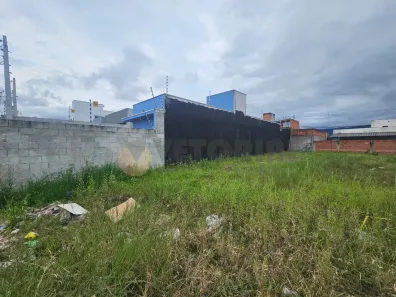 Lote/Terreno à venda, 135m² no Balneário Recanto do Sol, Caraguatatuba