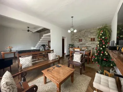 Casa com 4 Quartos à venda, 300m² no Saldanha Marinho, Petrópolis