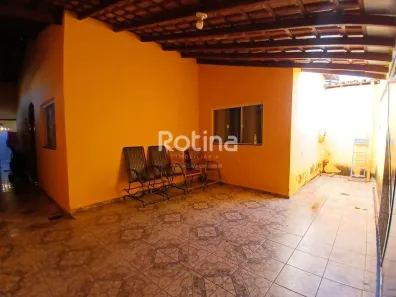 Casa com 3 Quartos para alugar, 140m² no São Jorge, Uberlândia