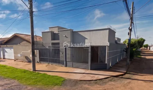 Casa com 3 Quartos para venda ou aluguel, 134m² no Jardim Paulo Coelho Machado, Campo Grande