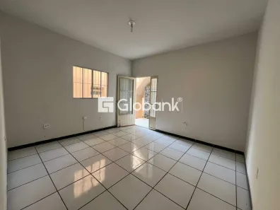 Apartamento com 2 Quartos para alugar, 80m² no Vila Regina, Montes Claros