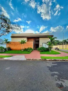 Casa de Condomínio com 3 Quartos à venda, 225m² no Estância dos Ipês, Uberaba