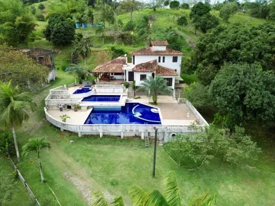 Fazenda/Sítio com 4 Quartos à venda, 100000m² no Centro, Candeias