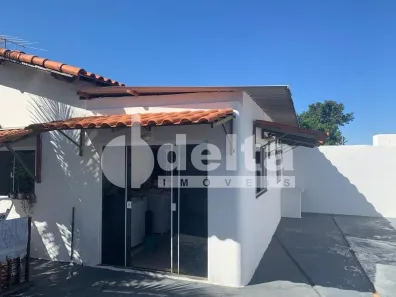 Casa com 3 Quartos à venda, 300m² no Shopping Park, Uberlândia