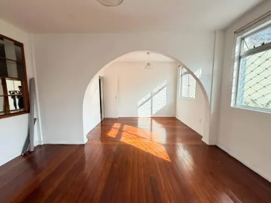 Apartamento com 2 Quartos para alugar, 80m² no Santo Antônio, Belo Horizonte