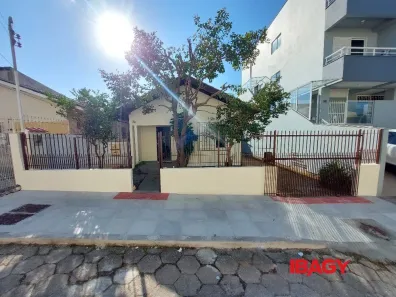 Casa com 2 Quartos para alugar, 132m² no Bela Vista, São José