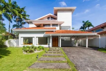 Casa de Condomínio com 4 Quartos à venda, 350m² no Tabatinga, Caraguatatuba