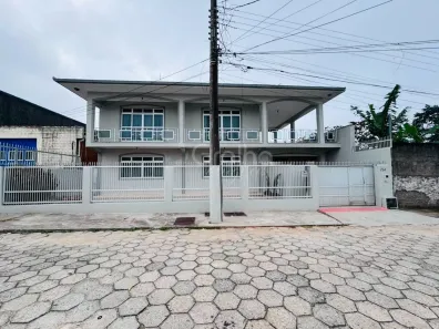 Casa com 7 Quartos para alugar, 480m² no Ipiranga, São José