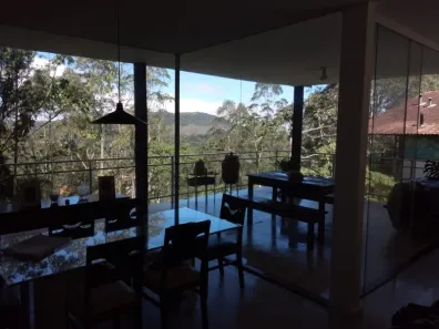 Casa com 4 Quartos à venda, 300m² no Quarteirão Ingelheim, Petrópolis
