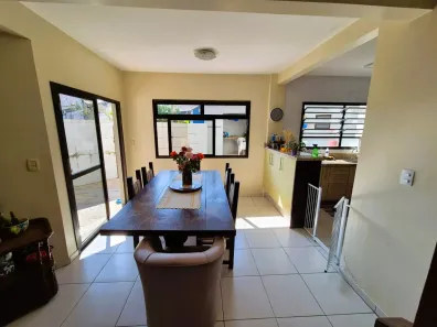 Casa com 4 Quartos à venda, 230m² no Agronômica, Florianópolis