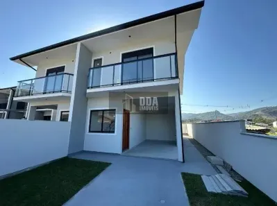 Sobrado com 3 Quartos à venda, 120m² no Forquilhas, São José