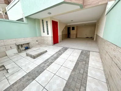 Casa com 2 Quartos à venda, 114m² no Moquetá, Nova Iguaçu