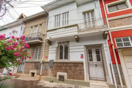 Casa com 2 Quartos à venda, 140m² no Floresta, Porto Alegre