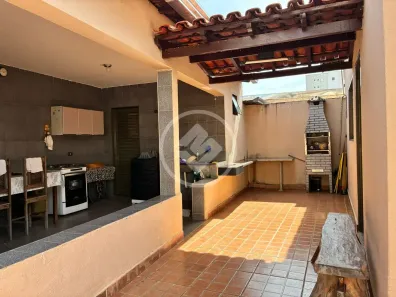 Casa com 3 Quartos à venda, 130m² no Santa Mônica, Uberlândia