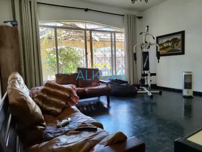 Sobrado com 5 Quartos à venda, 250m² no Jardim Luiza, Jacareí